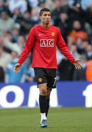 英超：曼城主场4-1大胜南安普顿（英超：曼城主场4比1轻取南安普顿）