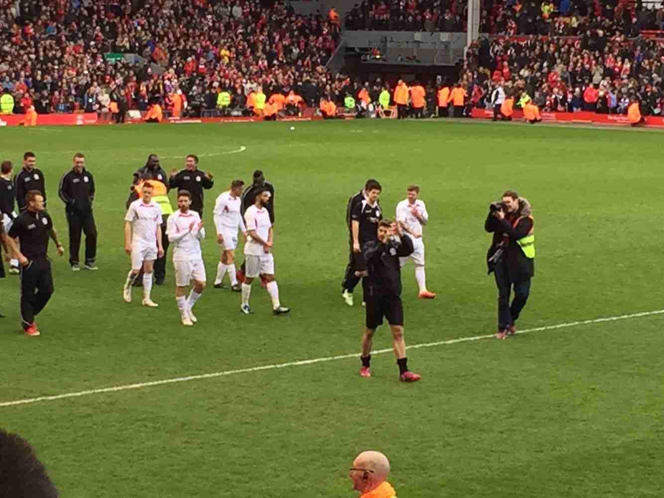 上半场太拉！唐斯14中6空砍24分8篮板3助攻（上半场状态不佳！唐斯14投6中空砍24分8板3助）