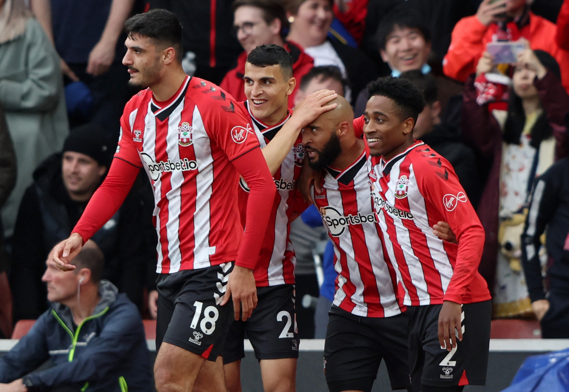 3场造5球！曼联球星大爆发，英超第1中场，31岁依然如此犀利（3场参与5球！曼联核心火力全开，英超顶级中场，31岁仍锐不可当）