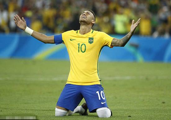 李国旭：马莱莱在申花做好前插就行，但在英博情况不一样（李国旭：马莱莱在申花只需专注前插，到了英博就不一样了）