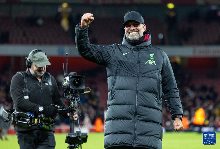 哈登在比赛中超越安东尼，进入NBA历史得分榜前十，成为首位2009届进入前十的球员，距30000分仍需1710分。（哈登超越安东尼跻身NBA历史得分前十，成2009届首人，距3万分还差1710分）