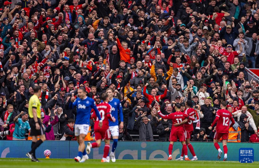 皇马未来之星再次闪耀伯纳乌（伯纳乌再迎皇马新星高光时刻）