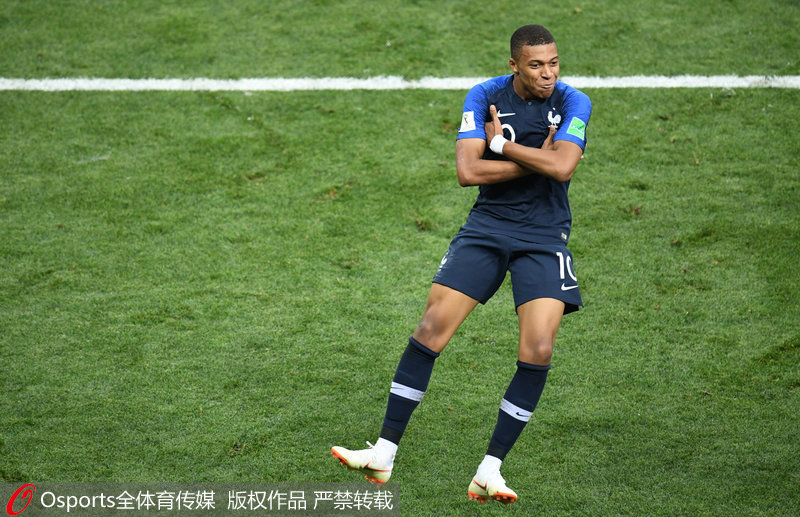 翻新太贵，维罗纳市长托马西提出把维罗纳现主场直接拆除再重建（维罗纳球场翻新成本过高，市长托马西提议拆除现有主场并重建）