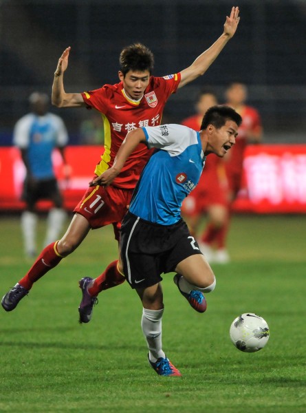 莫雷托：巴萨正在密切关注格里马尔多，药厂不想把他卖给拜仁（莫雷托：巴萨紧盯格里马尔多，勒沃库森无意将其卖给拜仁）