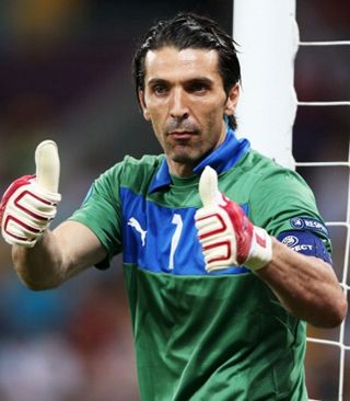 东体：国足年轻化不是面子工程，塞鸟、侯永永等应有一席之地（东体：国足年轻化非作秀，塞鸟、侯永永等应获入选机会）