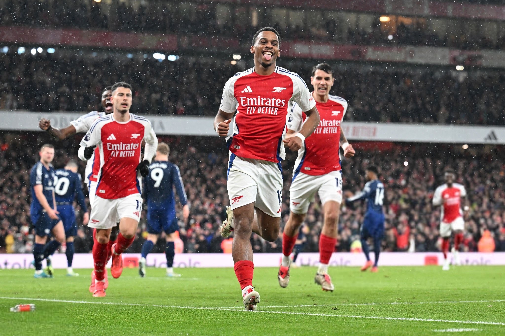 历史第三年轻！申京达成又一里程碑，仅次于詹姆斯&字母哥（史上第3年轻！申京再添里程碑，仅次詹姆斯与字母哥）