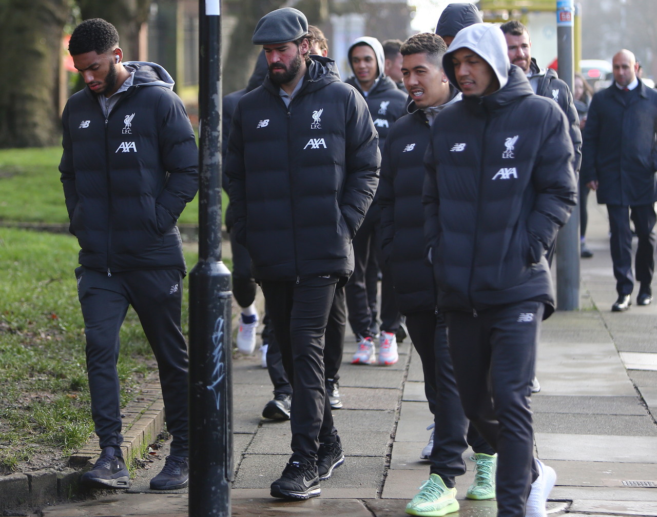 弗里克：没做好逼抢；我们不想用低位防守并靠反击1-0取胜（弗里克：逼抢未到位，我们不想依赖低位防守与反击去拿1-0）