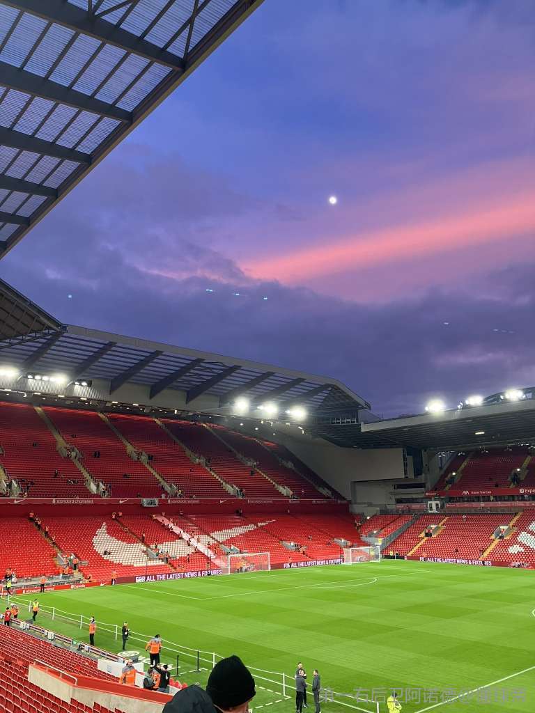 意甲爆笑剧场：绿黑小旋风VS紫百合魔法团，今晚谁家厨房不冒烟？（意甲欢乐夜：绿黑旋风战紫百合魔阵，今夜哪家锅先开？）